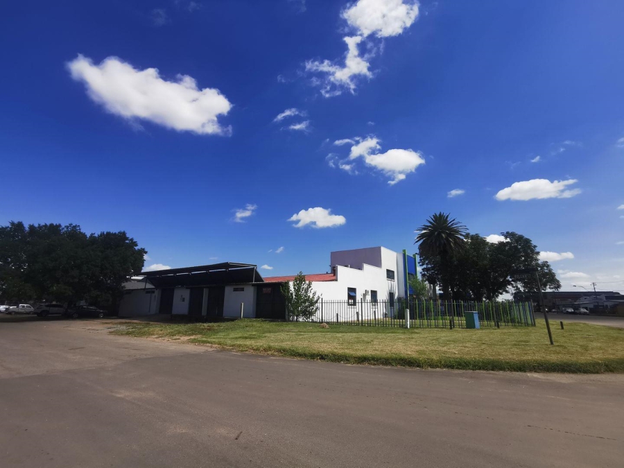 To Let commercial Property for Rent in Klerksdorp Industrial North West